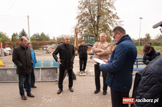 Zdjęcie w galerii na portalu naszraciborz.pl: Radni komisji branżowej z gospodarską wizytą na Srebrnej wiadomości z regionu