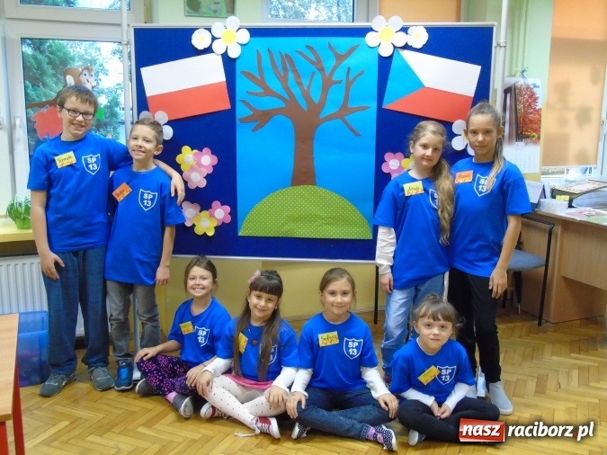 Zdjęcie w galerii na portalu naszraciborz.pl: Wizyta czeskich uczniów i nauczycieli w Szkole Podstawowej nr 13 wiadomości z regionu