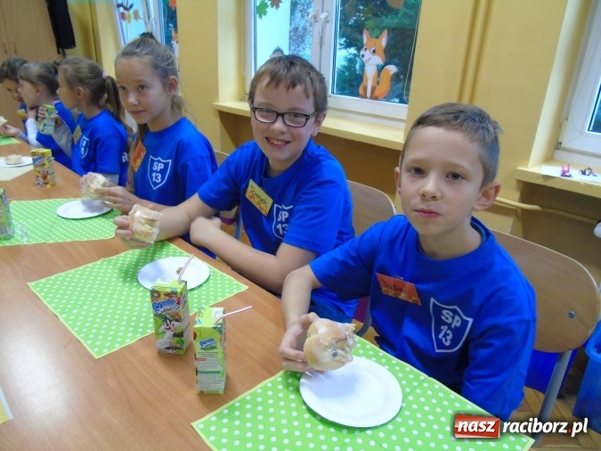 Zdjęcie w galerii na portalu naszraciborz.pl: Wizyta czeskich uczniów i nauczycieli w Szkole Podstawowej nr 13 wiadomości z regionu