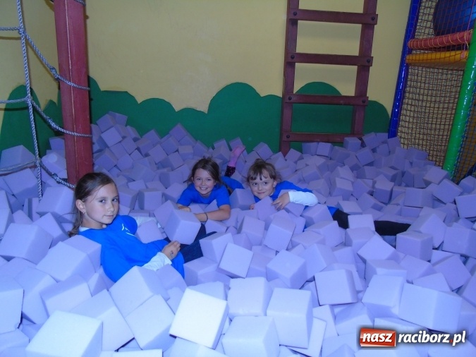 Zdjęcie w galerii na portalu naszraciborz.pl: Wizyta czeskich uczniów i nauczycieli w Szkole Podstawowej nr 13 wiadomości z regionu