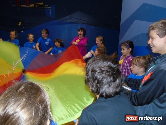 Zdjęcie w galerii na portalu naszraciborz.pl: Wizyta czeskich uczniów i nauczycieli w Szkole Podstawowej nr 13 wiadomości z regionu