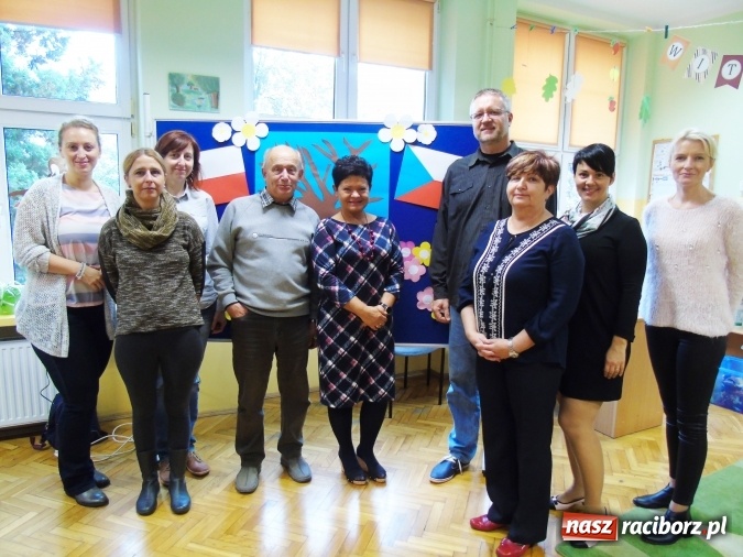 Zdjęcie w galerii na portalu naszraciborz.pl: Wizyta czeskich uczniów i nauczycieli w Szkole Podstawowej nr 13 wiadomości z regionu