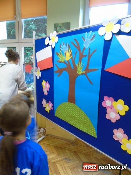 Zdjęcie w galerii na portalu naszraciborz.pl: Wizyta czeskich uczniów i nauczycieli w Szkole Podstawowej nr 13 wiadomości z regionu