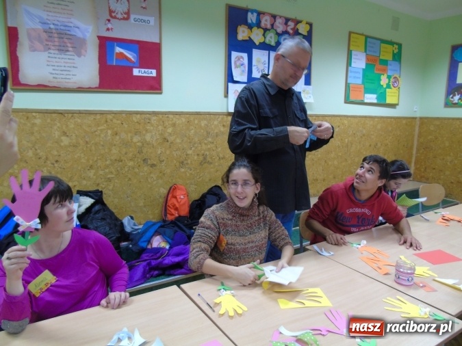 Zdjęcie w galerii na portalu naszraciborz.pl: Wizyta czeskich uczniów i nauczycieli w Szkole Podstawowej nr 13 wiadomości z regionu