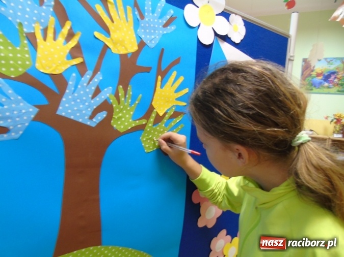 Zdjęcie w galerii na portalu naszraciborz.pl: Wizyta czeskich uczniów i nauczycieli w Szkole Podstawowej nr 13 wiadomości z regionu