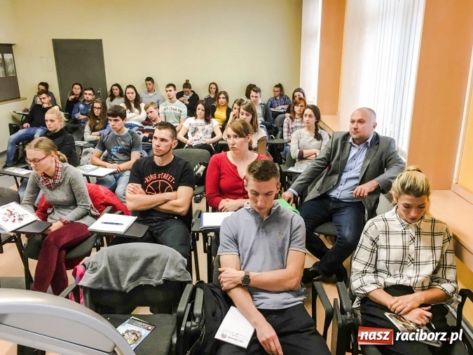 Zdjęcie w galerii na portalu naszraciborz.pl: Samorząd a kluby i organizacje sportowe - prezydent na zajęciach w PWSZ Racibórz  wiadomości z regionu