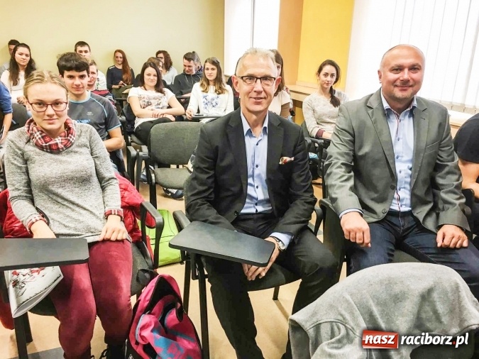 Zdjęcie w galerii na portalu naszraciborz.pl: Samorząd a kluby i organizacje sportowe - prezydent na zajęciach w PWSZ Racibórz  wiadomości z regionu