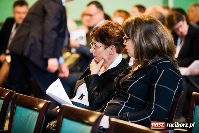 Zdjęcie w galerii na portalu naszraciborz.pl: W Raciborzu dyskutują o trzeciej rewolucji przemysłowej wiadomości z regionu