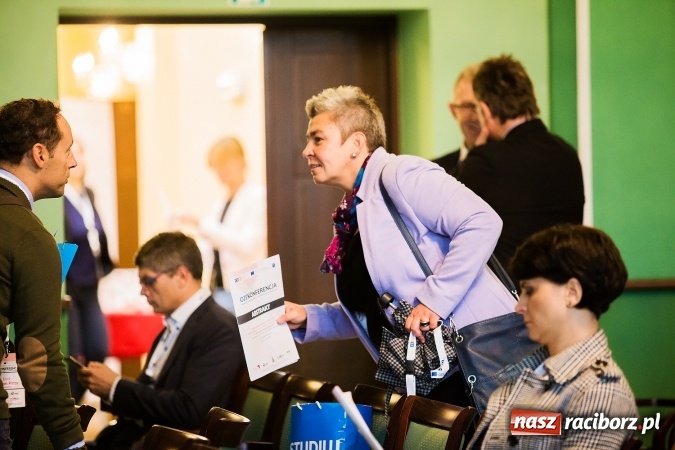 Zdjęcie w galerii na portalu naszraciborz.pl: W Raciborzu dyskutują o trzeciej rewolucji przemysłowej wiadomości z regionu