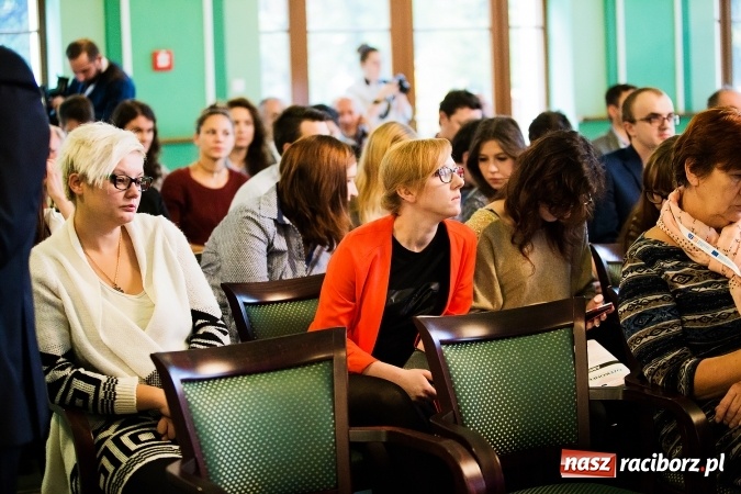 Zdjęcie w galerii na portalu naszraciborz.pl: W Raciborzu dyskutują o trzeciej rewolucji przemysłowej wiadomości z regionu