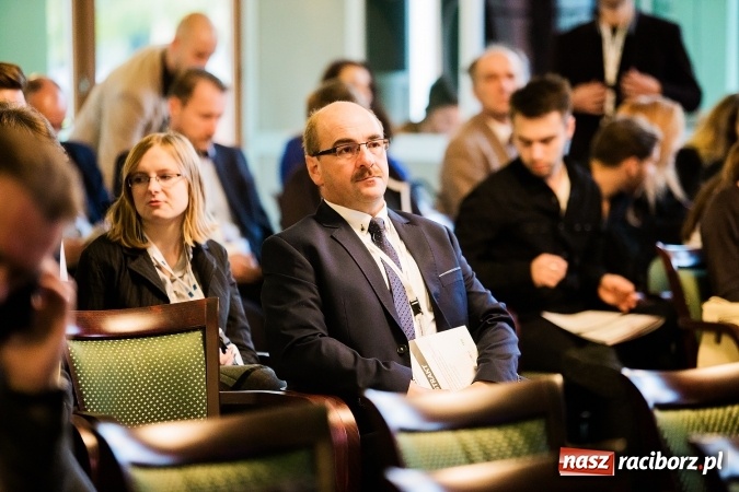 Zdjęcie w galerii na portalu naszraciborz.pl: W Raciborzu dyskutują o trzeciej rewolucji przemysłowej wiadomości z regionu