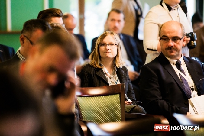 Zdjęcie w galerii na portalu naszraciborz.pl: W Raciborzu dyskutują o trzeciej rewolucji przemysłowej wiadomości z regionu