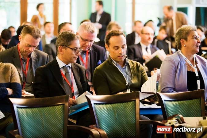 Zdjęcie w galerii na portalu naszraciborz.pl: W Raciborzu dyskutują o trzeciej rewolucji przemysłowej wiadomości z regionu