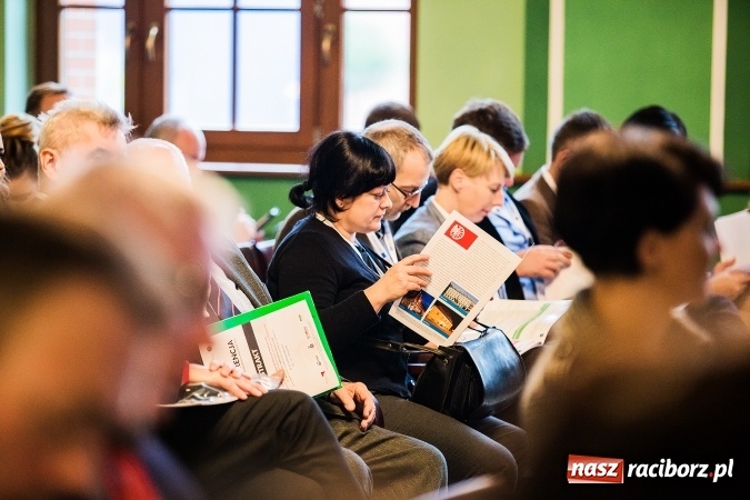 Zdjęcie w galerii na portalu naszraciborz.pl: W Raciborzu dyskutują o trzeciej rewolucji przemysłowej wiadomości z regionu