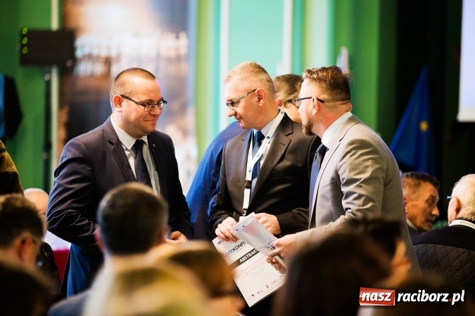 Zdjęcie w galerii na portalu naszraciborz.pl: W Raciborzu dyskutują o trzeciej rewolucji przemysłowej wiadomości z regionu