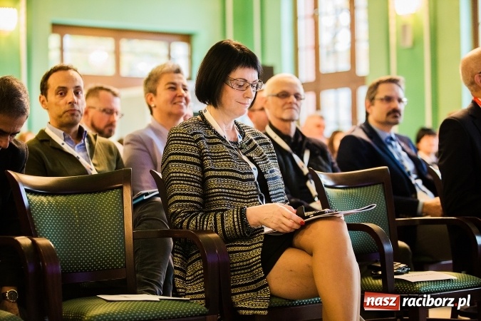 Zdjęcie w galerii na portalu naszraciborz.pl: W Raciborzu dyskutują o trzeciej rewolucji przemysłowej wiadomości z regionu