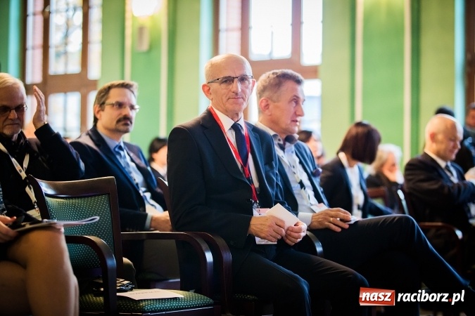 Zdjęcie w galerii na portalu naszraciborz.pl: W Raciborzu dyskutują o trzeciej rewolucji przemysłowej wiadomości z regionu