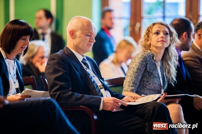 Zdjęcie w galerii na portalu naszraciborz.pl: W Raciborzu dyskutują o trzeciej rewolucji przemysłowej wiadomości z regionu