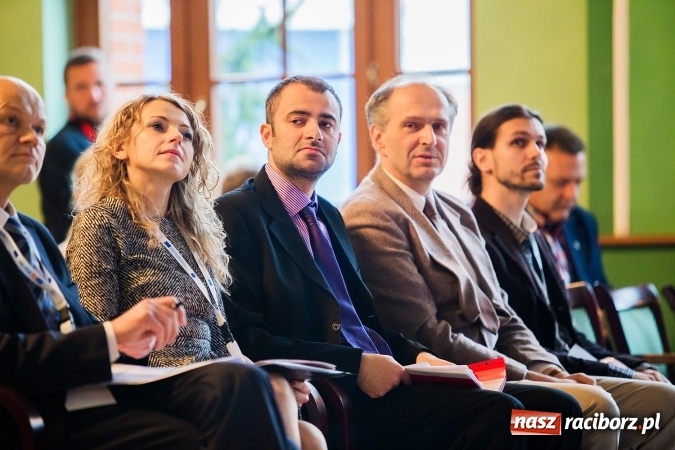 Zdjęcie w galerii na portalu naszraciborz.pl: W Raciborzu dyskutują o trzeciej rewolucji przemysłowej wiadomości z regionu