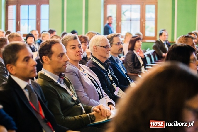 Zdjęcie w galerii na portalu naszraciborz.pl: W Raciborzu dyskutują o trzeciej rewolucji przemysłowej wiadomości z regionu