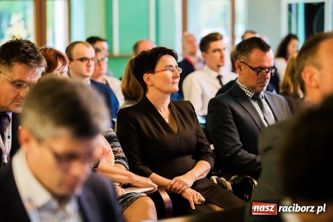 Zdjęcie w galerii na portalu naszraciborz.pl: W Raciborzu dyskutują o trzeciej rewolucji przemysłowej wiadomości z regionu