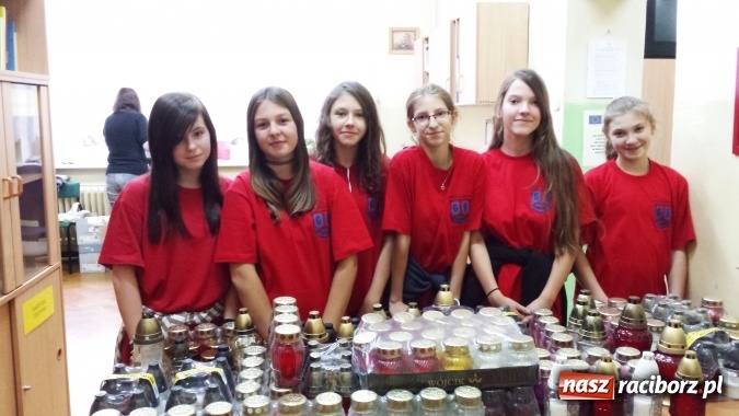 Zdjęcie w galerii na portalu naszraciborz.pl: Podaruj znicz na Kresy - G5 po raz kolejny wzięło udział w akcji  wiadomości z regionu