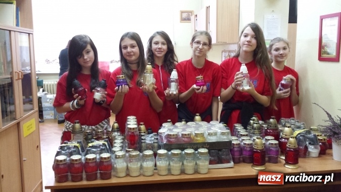 Zdjęcie w galerii na portalu naszraciborz.pl: Podaruj znicz na Kresy - G5 po raz kolejny wzięło udział w akcji  wiadomości z regionu