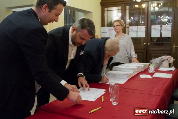 Zdjęcie w galerii na portalu naszraciborz.pl: Wręczono Filary Ziemi Raciborskiej FOTO wiadomości z regionu