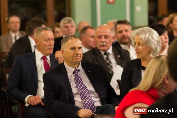 Zdjęcie w galerii na portalu naszraciborz.pl: Wręczono Filary Ziemi Raciborskiej FOTO wiadomości z regionu