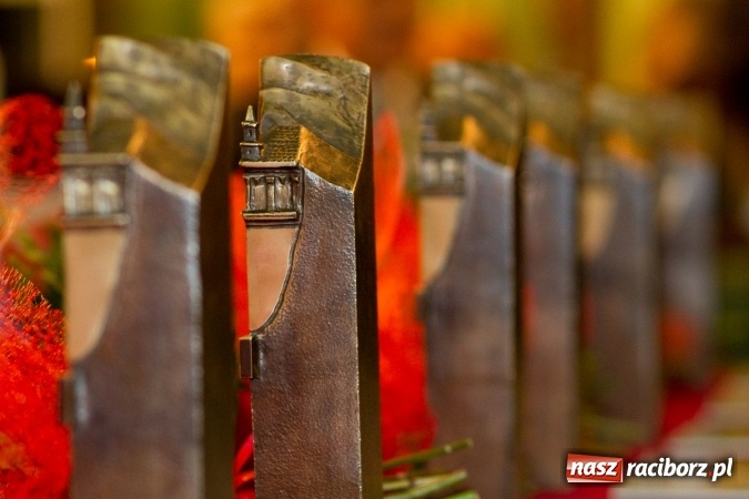 Zdjęcie w galerii na portalu naszraciborz.pl: Wręczono Filary Ziemi Raciborskiej FOTO wiadomości z regionu