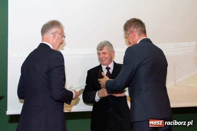 Zdjęcie w galerii na portalu naszraciborz.pl: Wręczono Filary Ziemi Raciborskiej FOTO wiadomości z regionu