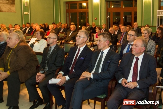 Zdjęcie w galerii na portalu naszraciborz.pl: Wręczono Filary Ziemi Raciborskiej FOTO wiadomości z regionu