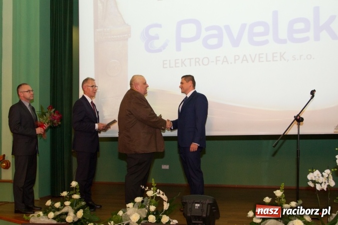 Zdjęcie w galerii na portalu naszraciborz.pl: Wręczono Filary Ziemi Raciborskiej FOTO wiadomości z regionu