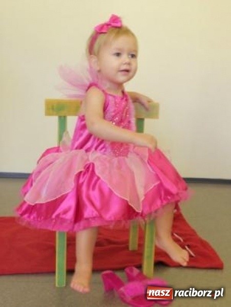 Zdjęcie w galerii na portalu naszraciborz.pl: Kolorowo i wesoło w całorocznej Wypożyczalni Strojów Crazy Club! wiadomości z regionu