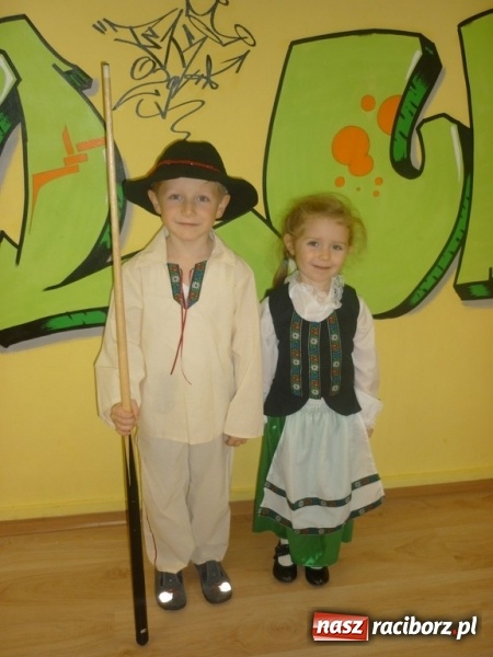 Zdjęcie w galerii na portalu naszraciborz.pl: Kolorowo i wesoło w całorocznej Wypożyczalni Strojów Crazy Club! wiadomości z regionu