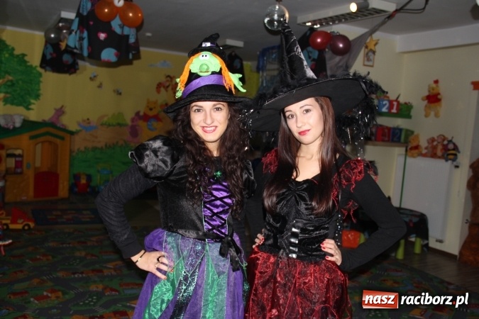 Zdjęcie w galerii na portalu naszraciborz.pl: Kolorowo i wesoło w całorocznej Wypożyczalni Strojów Crazy Club! wiadomości z regionu