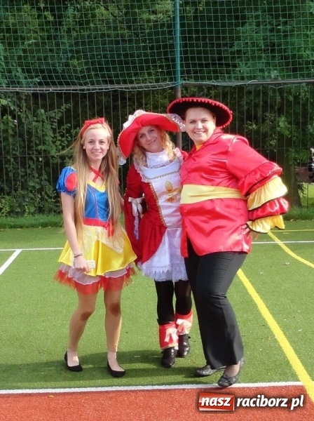 Zdjęcie w galerii na portalu naszraciborz.pl: Kolorowo i wesoło w całorocznej Wypożyczalni Strojów Crazy Club! wiadomości z regionu