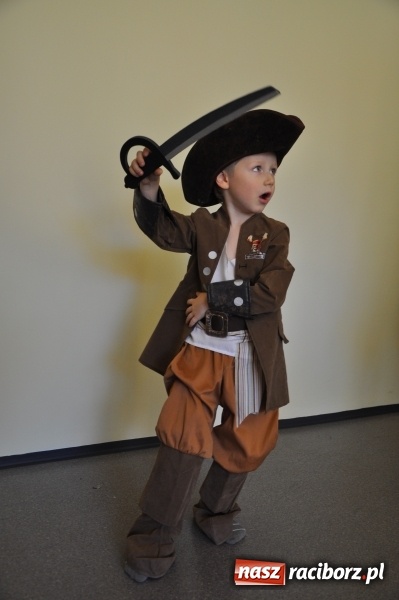 Zdjęcie w galerii na portalu naszraciborz.pl: Kolorowo i wesoło w całorocznej Wypożyczalni Strojów Crazy Club! wiadomości z regionu