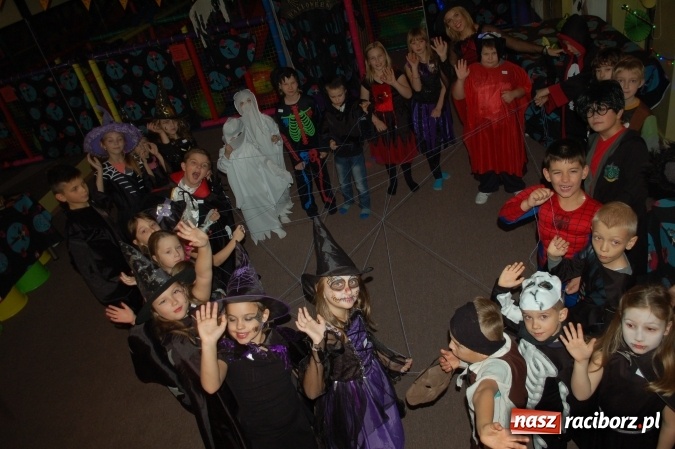 Zdjęcie w galerii na portalu naszraciborz.pl: Kolorowo i wesoło w całorocznej Wypożyczalni Strojów Crazy Club! wiadomości z regionu