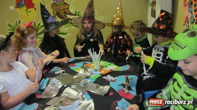 Zdjęcie w galerii na portalu naszraciborz.pl: Kolorowo i wesoło w całorocznej Wypożyczalni Strojów Crazy Club! wiadomości z regionu