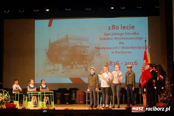 Zdjęcie w galerii na portalu naszraciborz.pl: Specjalny Ośrodek Szkolno Wychowawczy dla Niesłyszących i Słabosłyszących w Raciborzu świętował jubileusz 180-lecia wiadomości z regionu