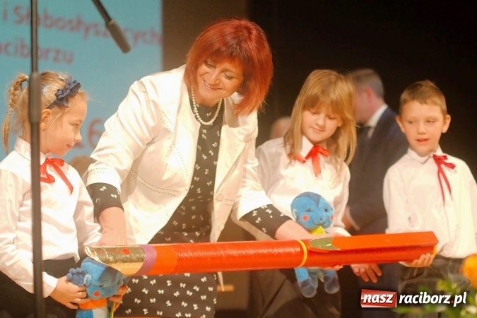 Zdjęcie w galerii na portalu naszraciborz.pl: Specjalny Ośrodek Szkolno Wychowawczy dla Niesłyszących i Słabosłyszących w Raciborzu świętował jubileusz 180-lecia wiadomości z regionu