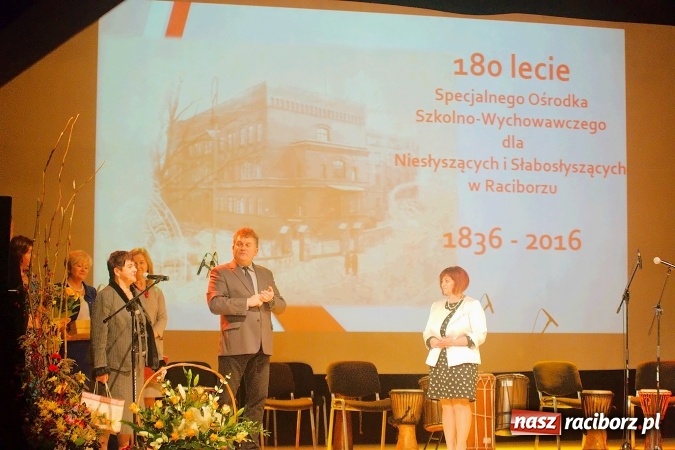 Zdjęcie w galerii na portalu naszraciborz.pl: Specjalny Ośrodek Szkolno Wychowawczy dla Niesłyszących i Słabosłyszących w Raciborzu świętował jubileusz 180-lecia wiadomości z regionu