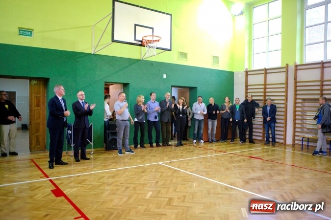 Zdjęcie w galerii na portalu naszraciborz.pl: V Mistrzostwa Raciborza Szkół Ponadgimnazjalnych dwójek siatkarskich za nami. W finale para z I LO i ZSOMS wiadomości z regionu