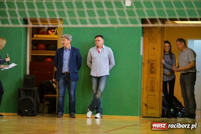 Zdjęcie w galerii na portalu naszraciborz.pl: V Mistrzostwa Raciborza Szkół Ponadgimnazjalnych dwójek siatkarskich za nami. W finale para z I LO i ZSOMS wiadomości z regionu