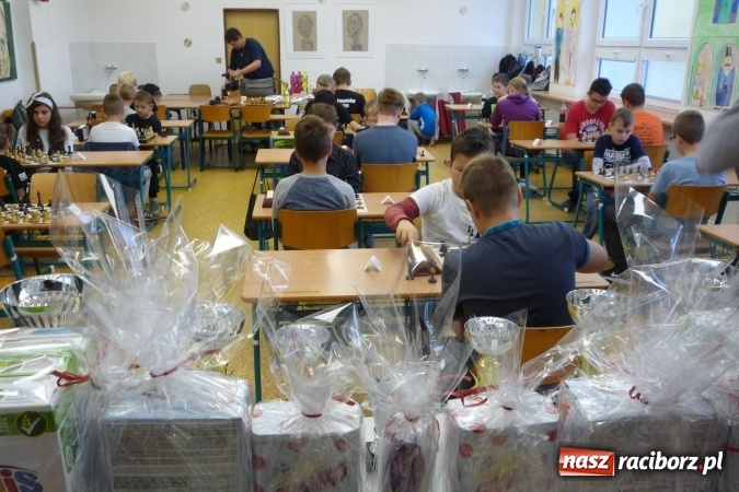 Zdjęcie w galerii na portalu naszraciborz.pl: Tworkowiki na turnieju szachowym w Czechach  wiadomości z regionu