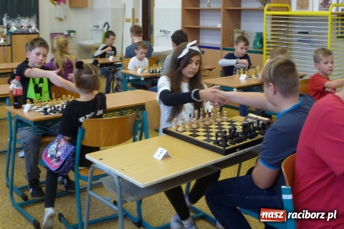 Zdjęcie w galerii na portalu naszraciborz.pl: Tworkowiki na turnieju szachowym w Czechach  wiadomości z regionu