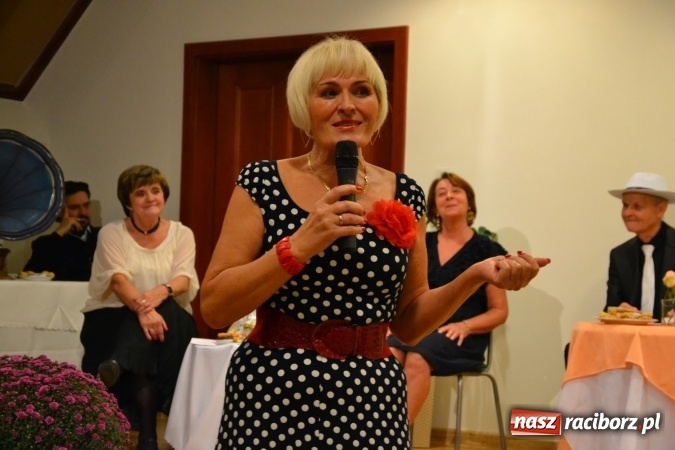 Zdjęcie w galerii na portalu naszraciborz.pl: Prywatka u Seniorów – program rozrywkowy na zamku wiadomości z regionu