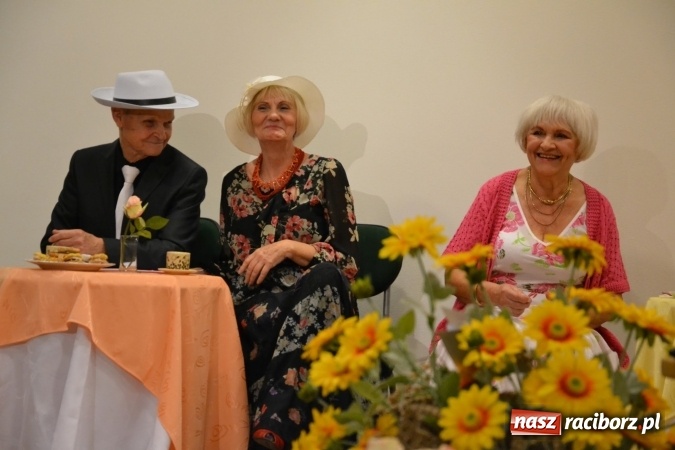 Zdjęcie w galerii na portalu naszraciborz.pl: Prywatka u Seniorów – program rozrywkowy na zamku wiadomości z regionu