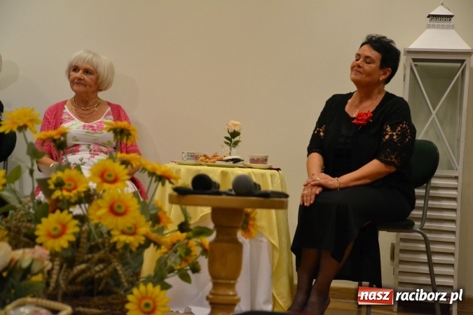 Zdjęcie w galerii na portalu naszraciborz.pl: Prywatka u Seniorów – program rozrywkowy na zamku wiadomości z regionu